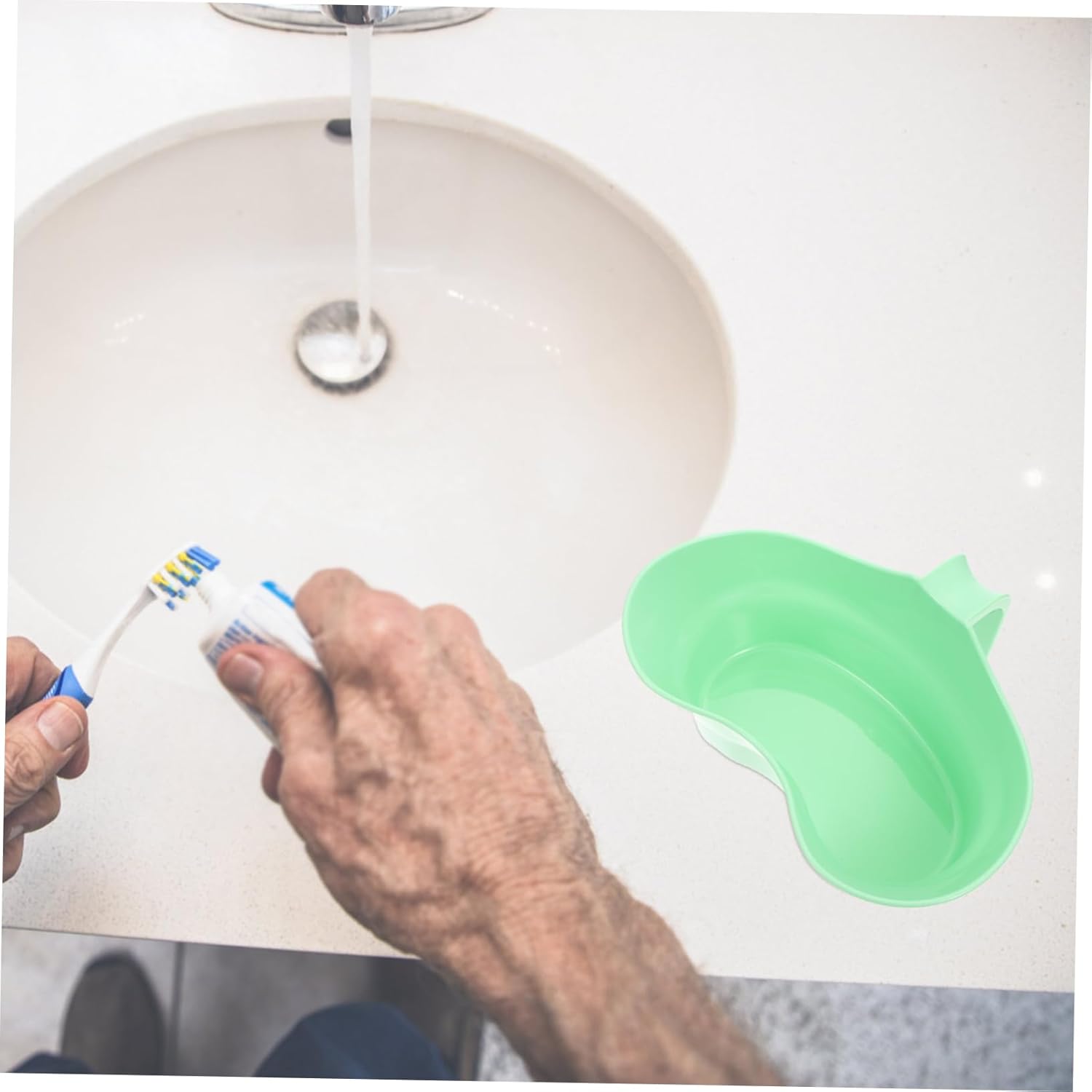 Medical grade PP Multi-functional Toothbrush Water Cup